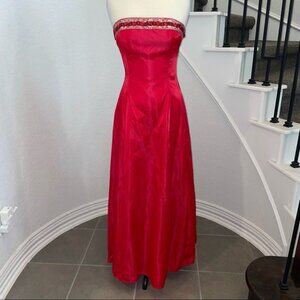 Strapless formal Zum Zum by Niki Lucas gown with sequins detail. 7/8